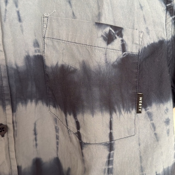 Westy Men’s button down blue tie dye 
Size M - Picture 3 of 5